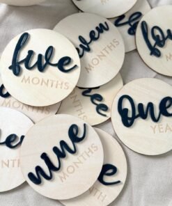 Alternative view of Wooden round shape (black)